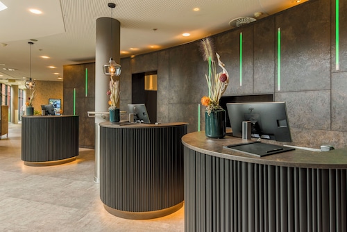 エラヤ ホテル フランクフルト オーベルーゼル