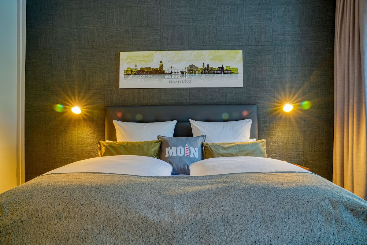 Standard Double Room | Hypo-allergenic bedding, in-room safe, desk, iron/ironing board