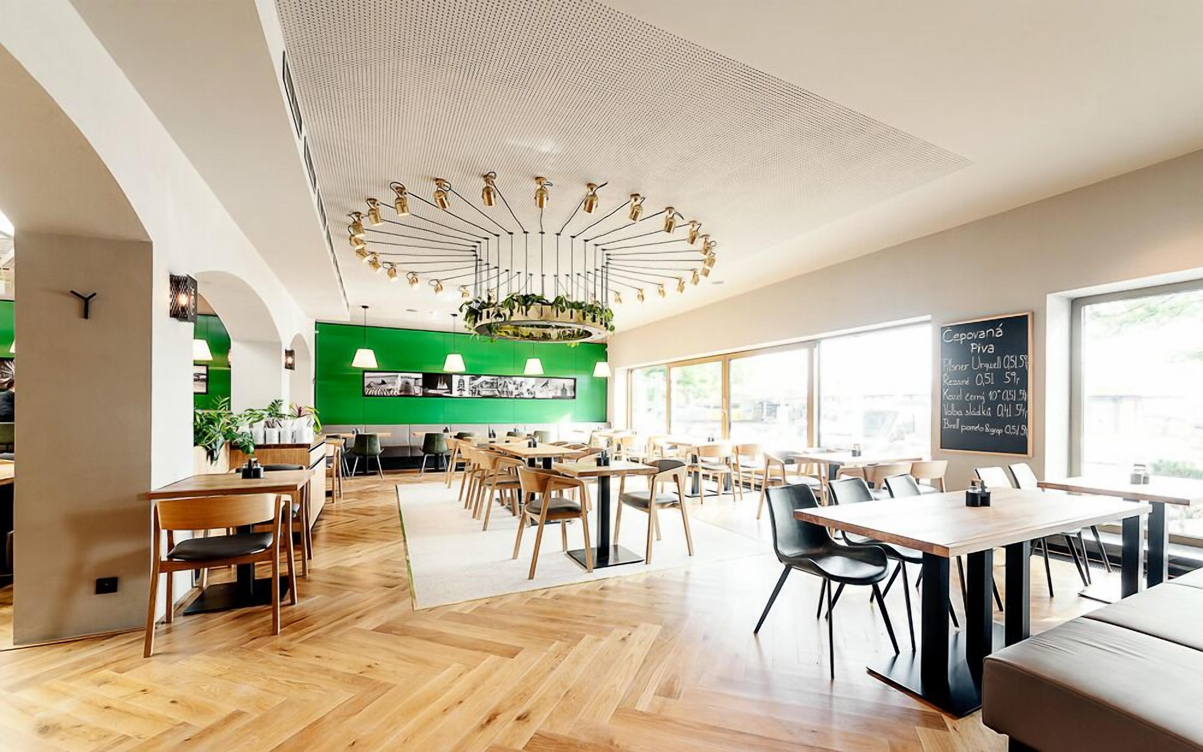 Buffet breakfast for a fee on weekdays