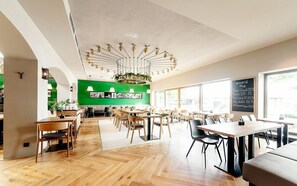 Sarapan bufet dengan fi pada hari minggu 