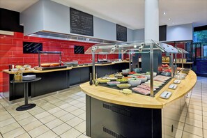 Desayuno buffet todos los días (con cargo)