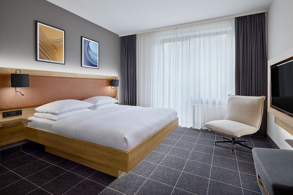 Standard Room, 1 Queen Bed, Non Smoking