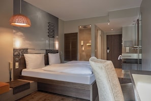 In-room safe, individually decorated, individually furnished - Hotel Gio (Munich)