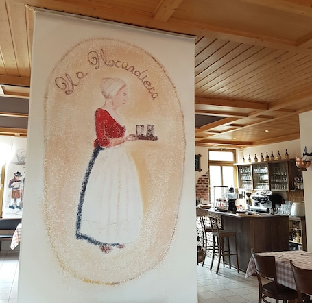 Breakfast, lunch, dinner served; alfresco dining