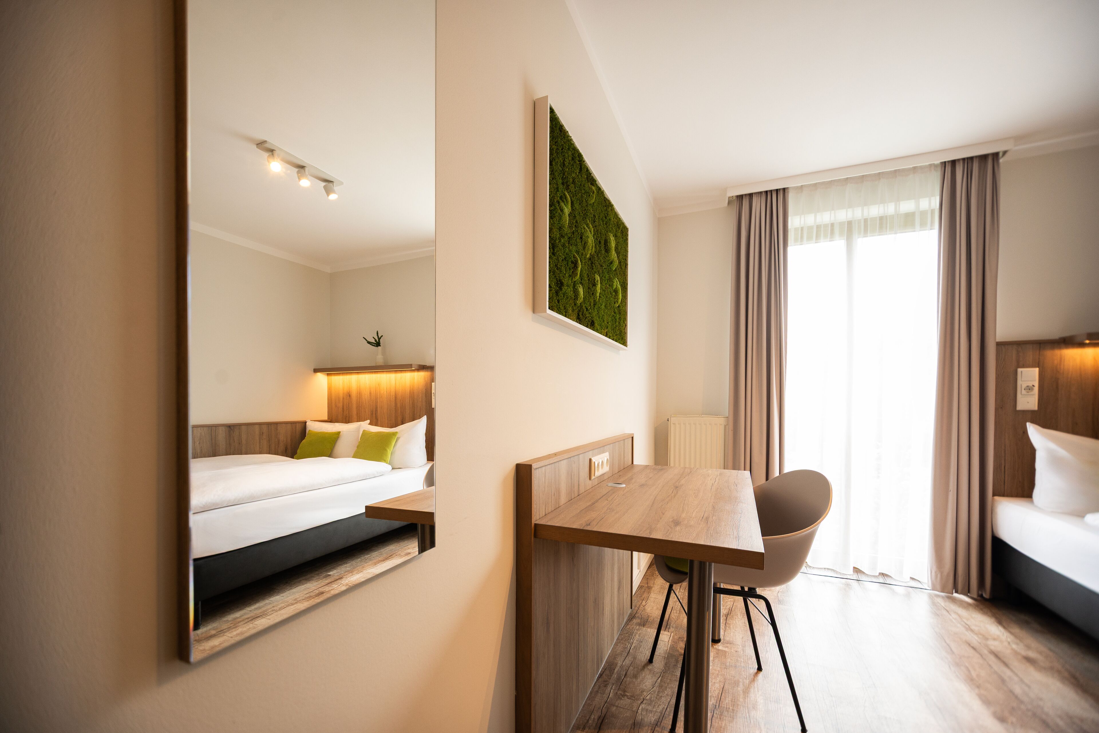 Ropa de cama hipoalergénica y minibar 