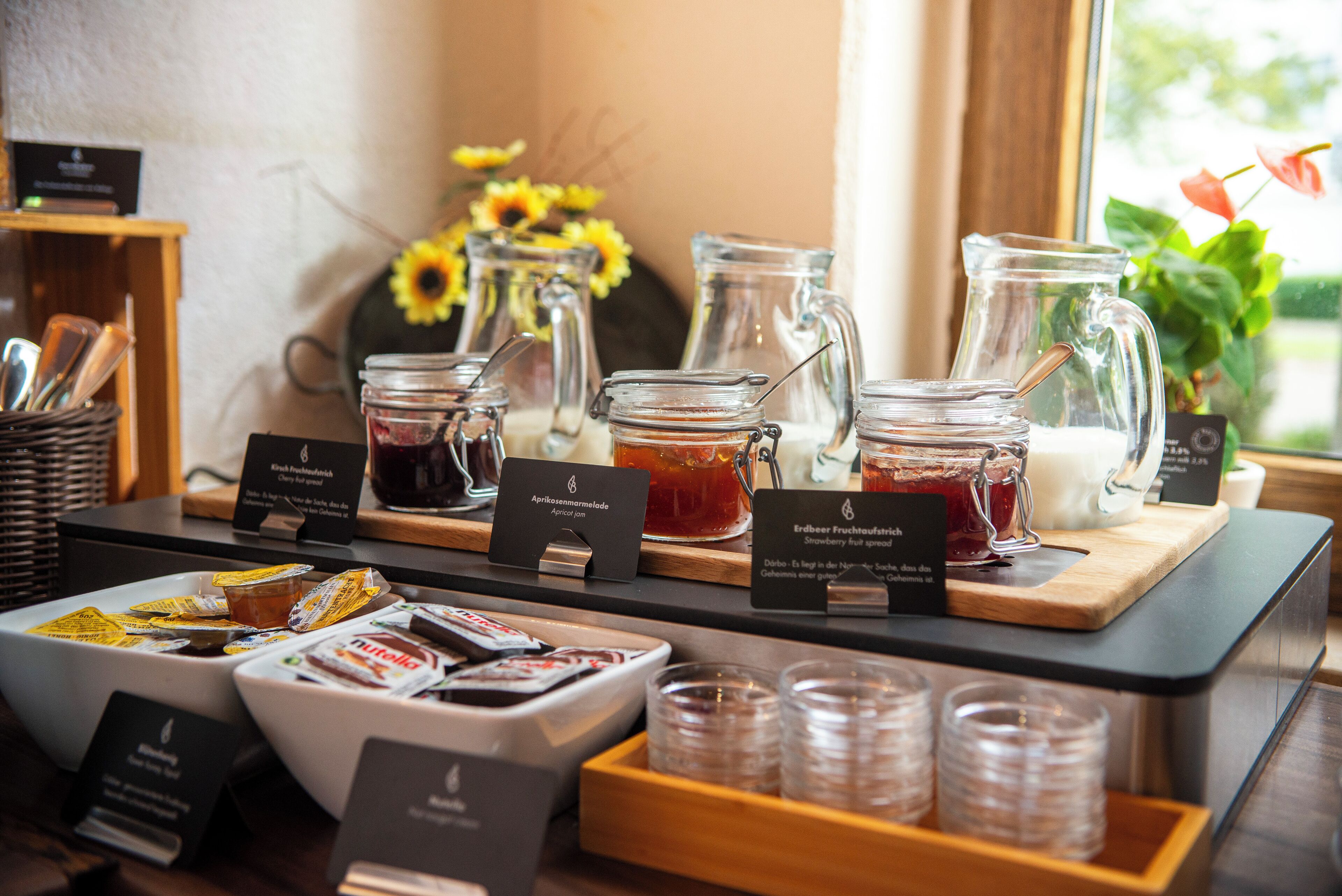 Breakfast, lunch, dinner served; al fresco dining 