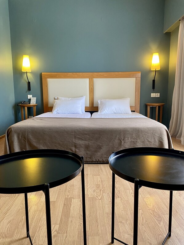 Chambre Familiale | Coffres-forts dans les chambres, bureau, chambres insonorisées