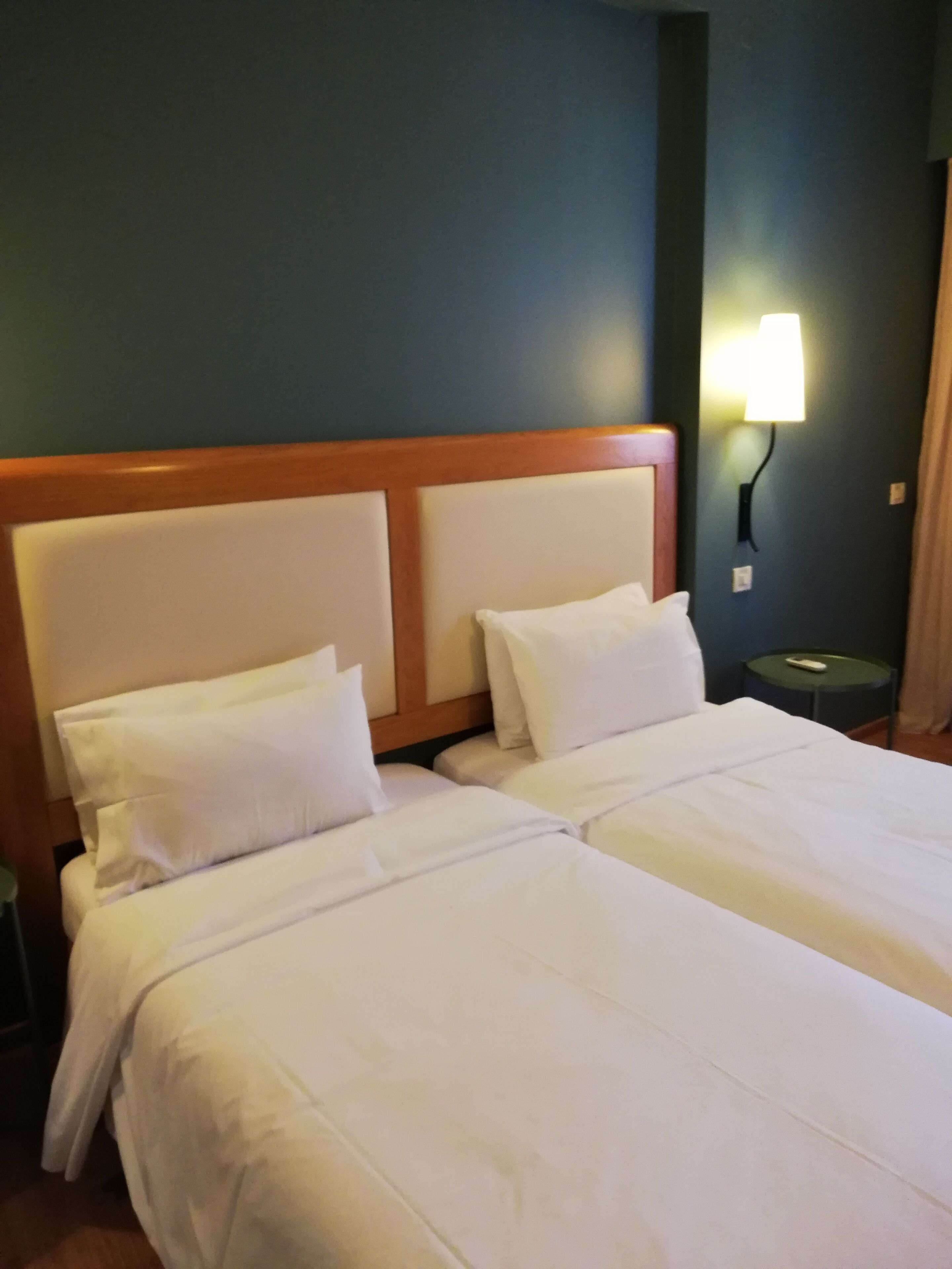 Coffres-forts dans les chambres, bureau, chambres insonorisées