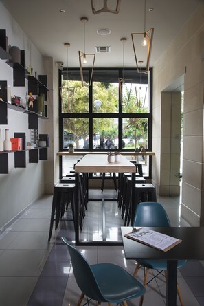 Coffee shop
