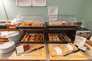 Tägliches inbegriffenes Frühstücksbuffet