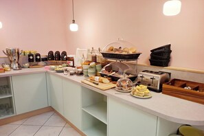 Daily buffet breakfast for a fee