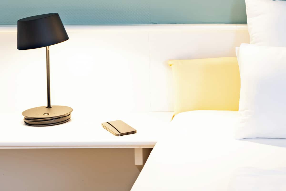 Yhden hengen economy-huone | Tallelokero huoneessa, työpöytä, pimennysverhot, äänieristys