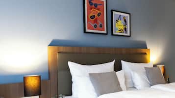 Zimmersafe, Schreibtisch, Verdunkelungsvorhänge, schallisolierte Zimmer