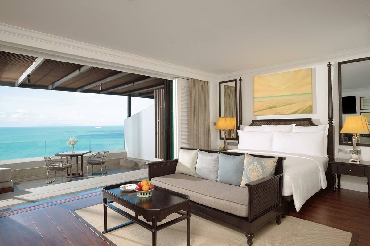 Phòng phong cách cổ điển, 1 giường cỡ king, quang cảnh biển | Bộ đồ giường cao cấp, minibar, két bảo mật tại phòng, bàn 