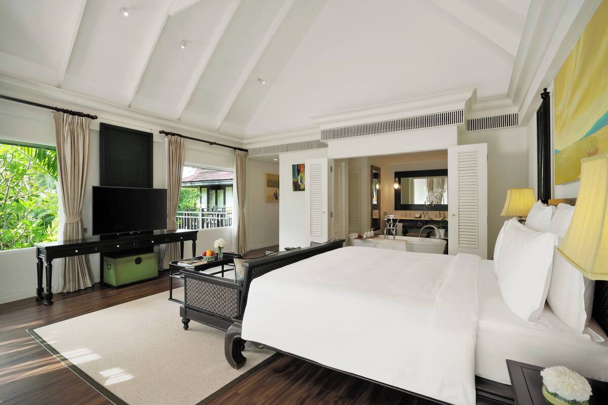 Biệt thự Presidential, 3 phòng ngủ (Club, Pool) | Bộ đồ giường cao cấp, minibar, két bảo mật tại phòng, bàn 