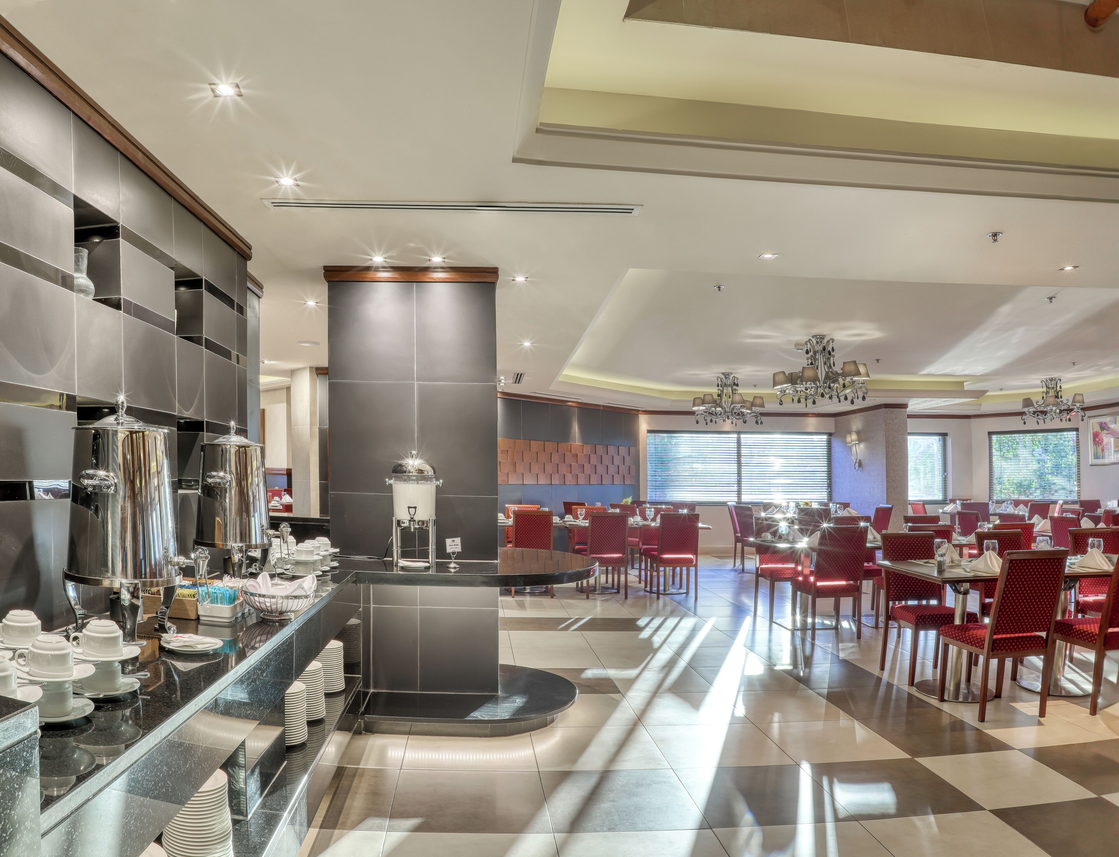 Photo - Geneva Hotel