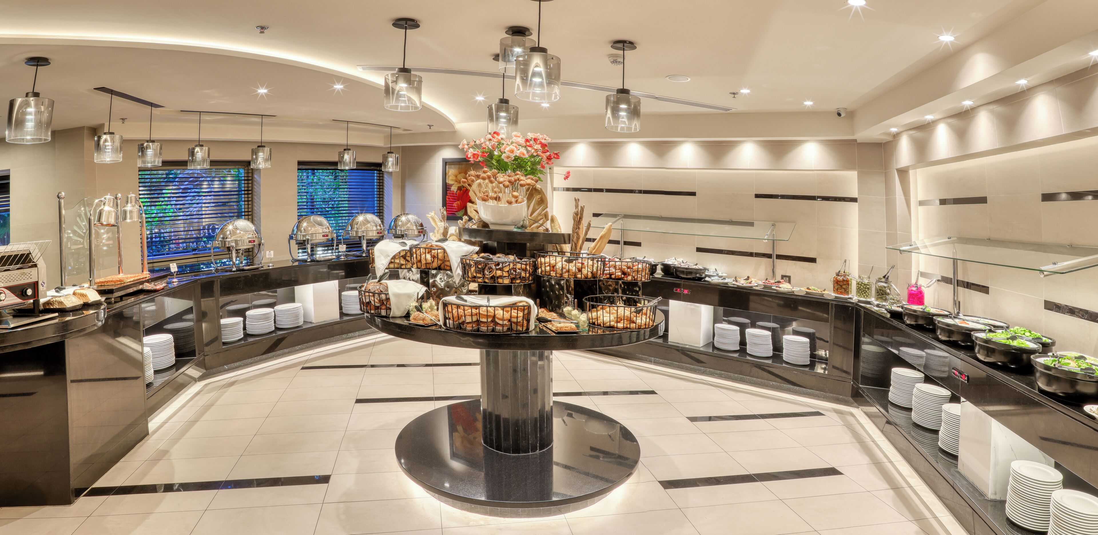 Photo - Geneva Hotel