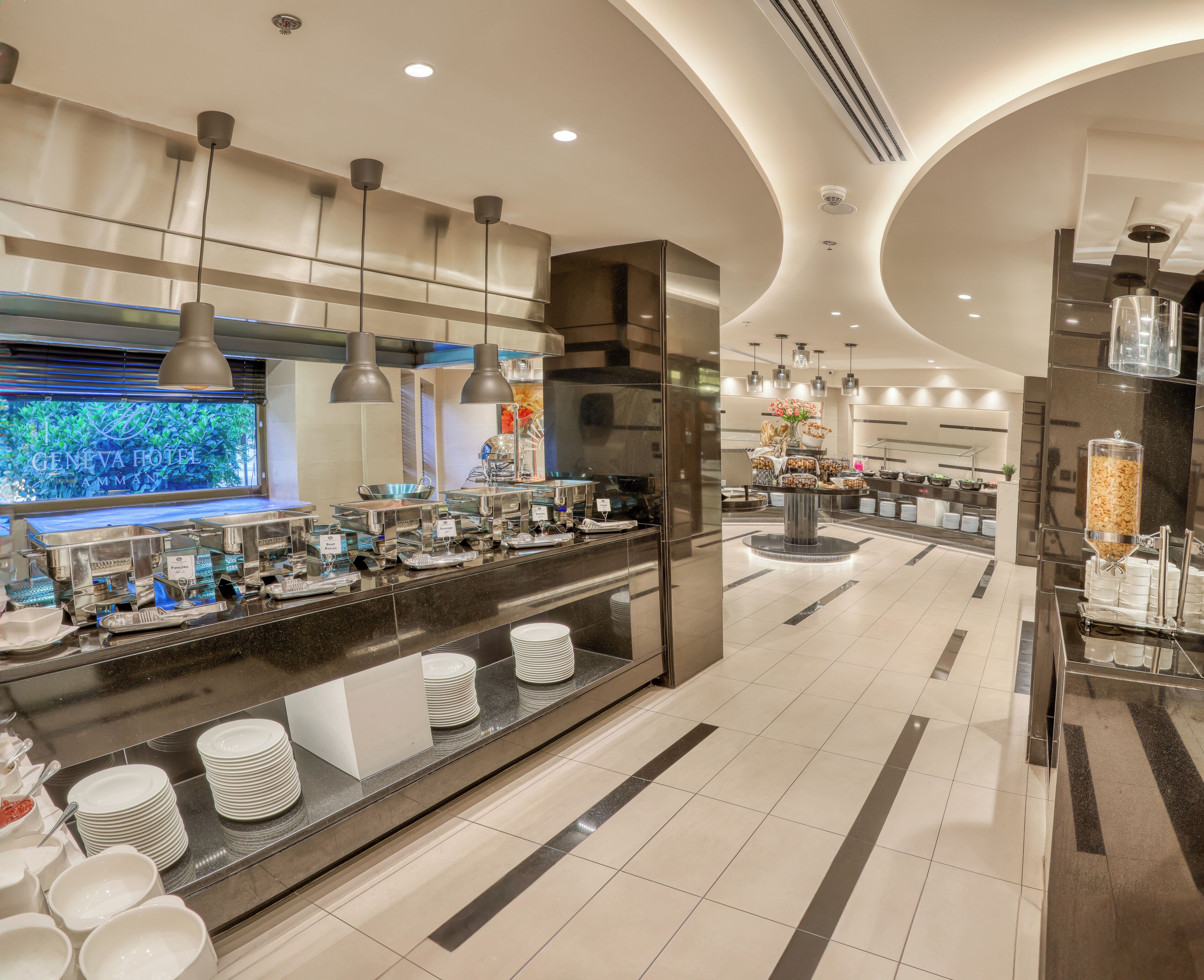 Daily buffet breakfast (JOD 7 per person)