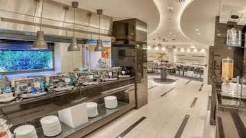 Desayuno buffet diario (JOD 7 por persona)