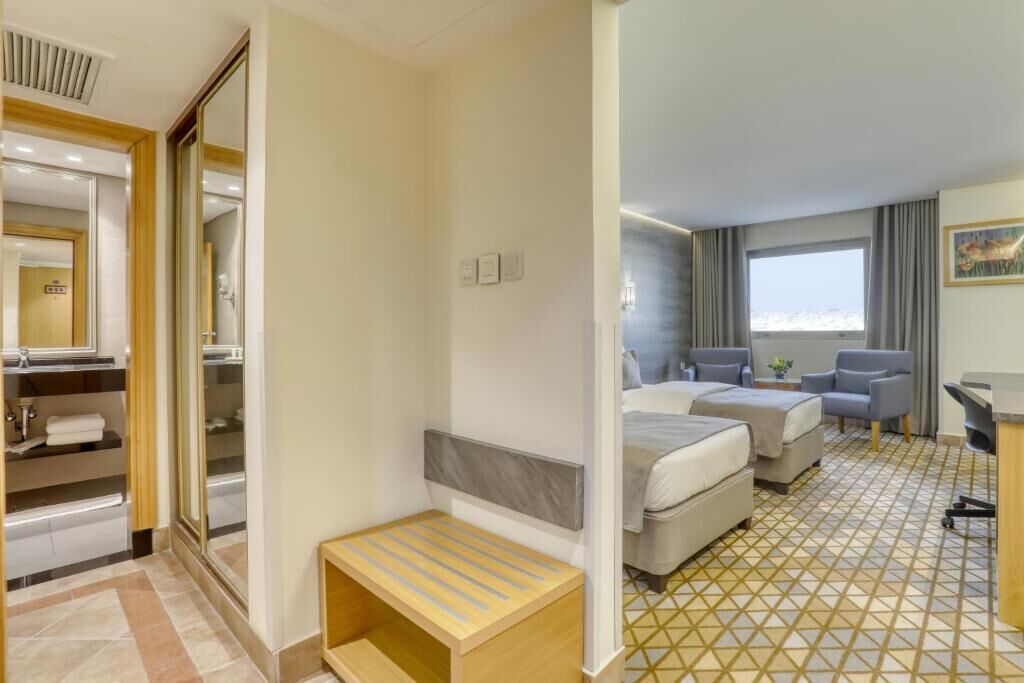 Photo - Geneva Hotel