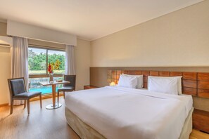 Habitación doble Deluxe, 1 cama King size | Minibar, caja de seguridad en la habitación y insonorización 