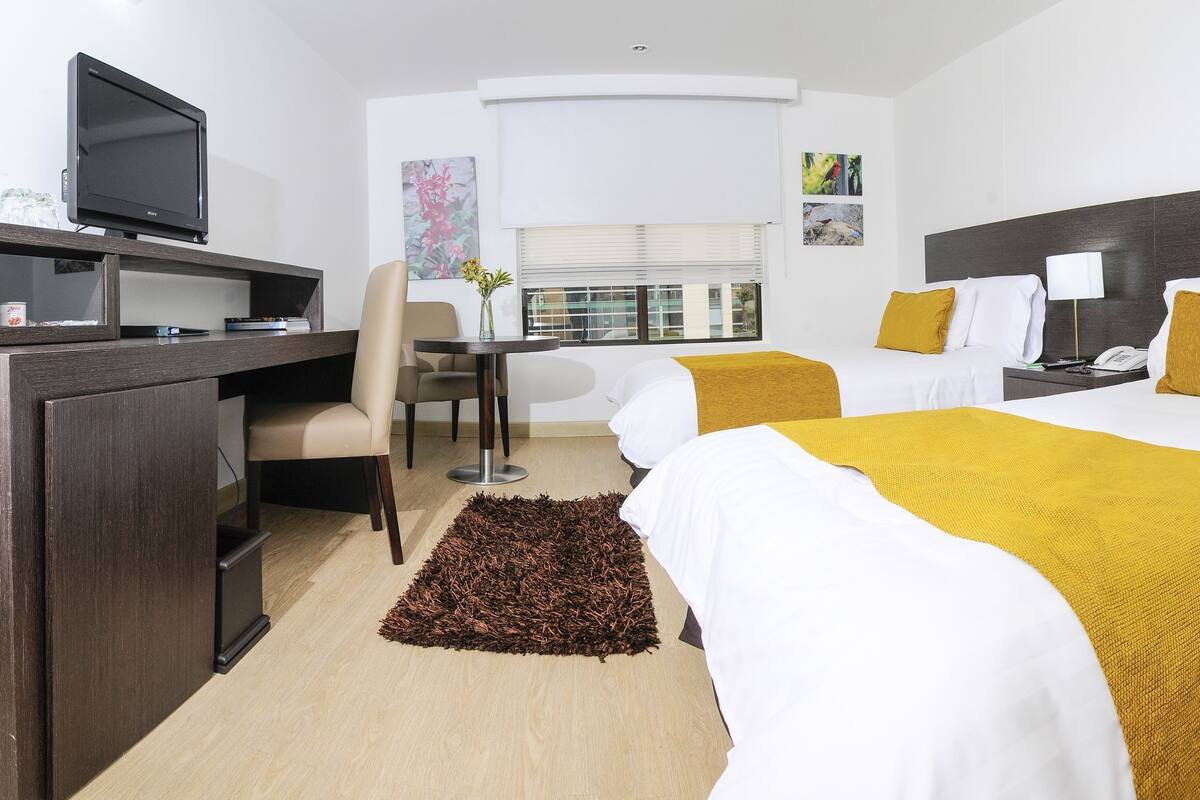 Hochwertige Bettwaren, Daunenbettdecken, Select-Comfort-Betten, Minibar