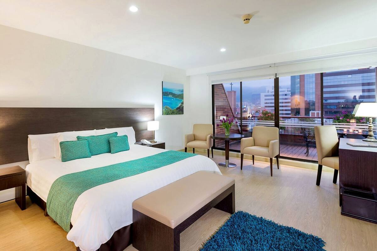 Hochwertige Bettwaren, Daunenbettdecken, Select-Comfort-Betten, Minibar