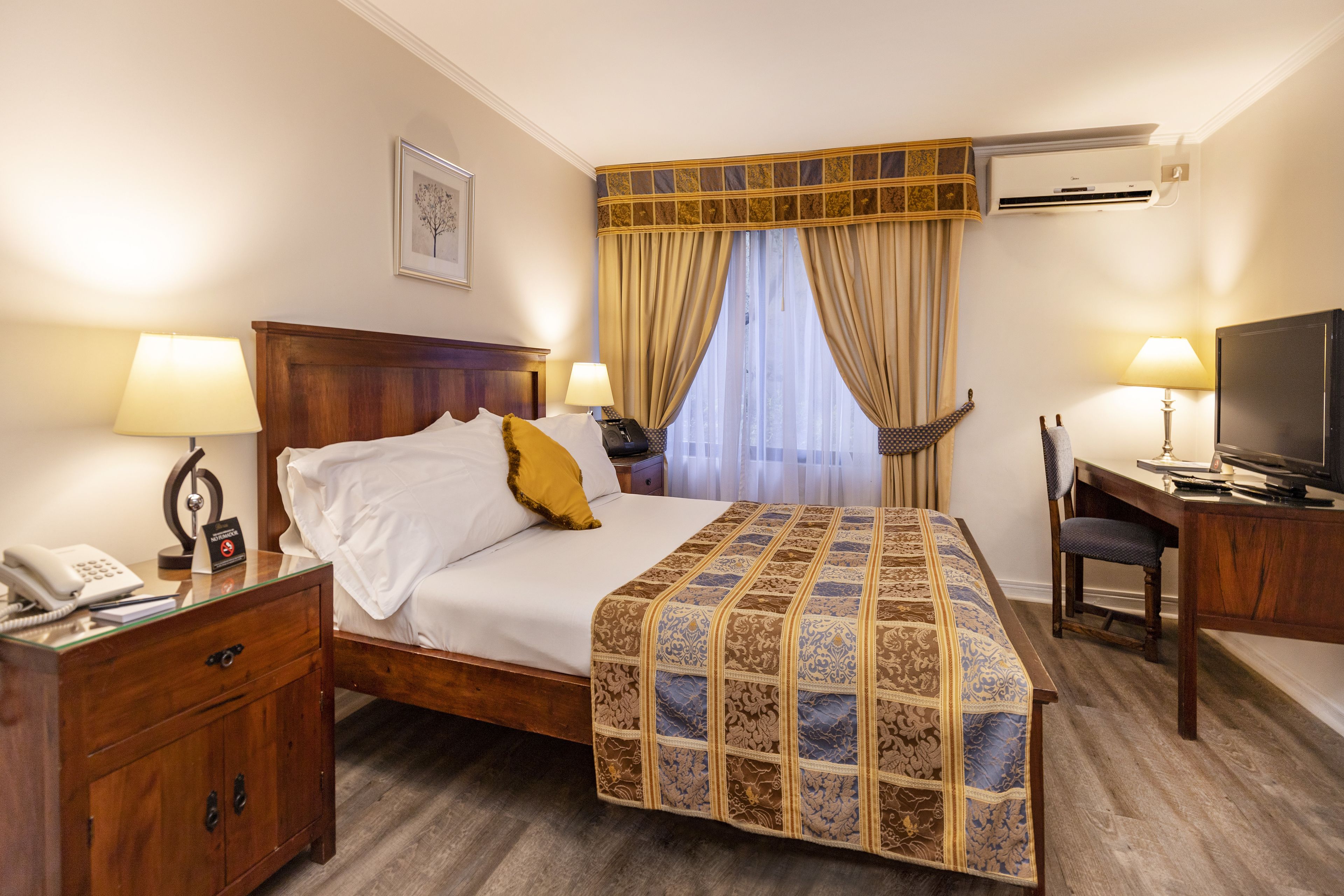 Appartement (Studio) | Minibar, coffres-forts dans les chambres, bureau, lits bébé (gratuits)