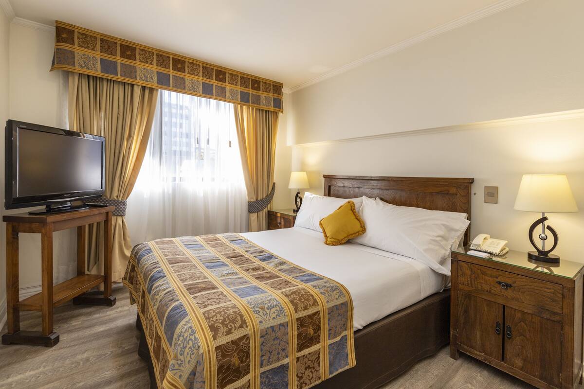Minibar, in-room safe, desk, free cots/infant beds