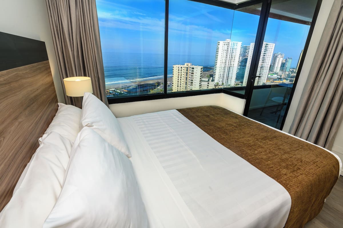 Junior Apartment, 2 Bedrooms | 1 bedroom, premium bedding, in-room safe, desk