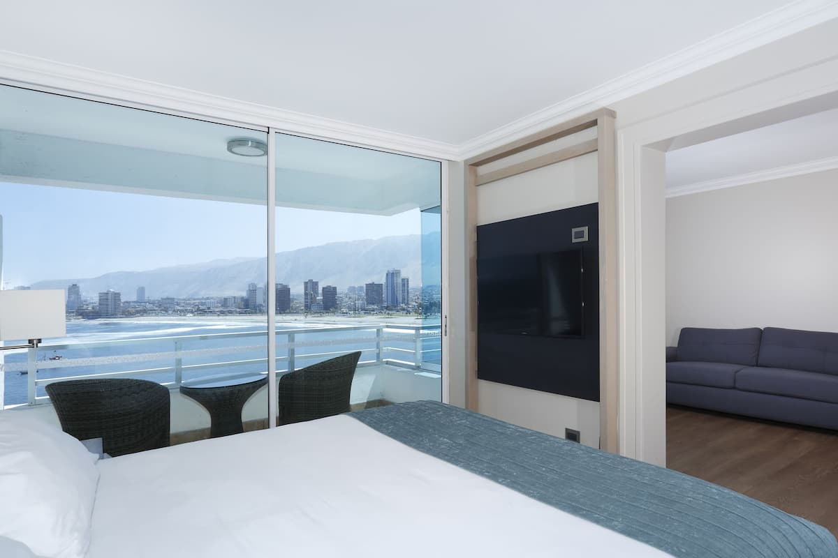 Suite Double Sea View | Literie de qualité, minibar, coffre-fort, ameublement unique