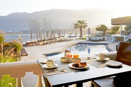 Daily buffet breakfast for a fee. Terrado Suites Iquique