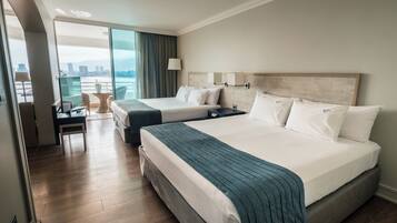 Suite Twin Sea View | Ropa de cama de alta calidad y minibar