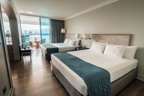 Ropa de cama de alta calidad y minibar 