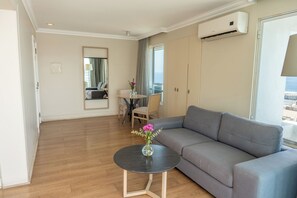 高级房 | 高档床上用品、迷你吧、客房内保险箱、特色家居