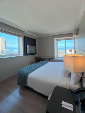 Executive Double Room, 1 King Bed, City View