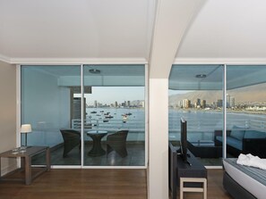 Suite Double Sea View | 高級寝具、ミニバー、セーフティボックス (室内)、客室ごとに異なるインテリア