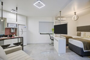 奢華客房, 2 張單人床 | 1 間臥室、低過敏寢具、迷你吧、客房內保險箱