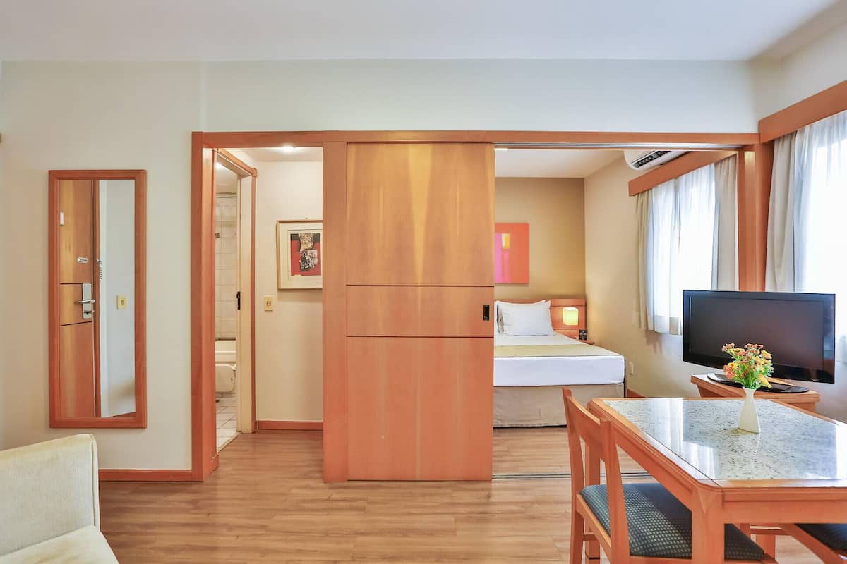 1 habitación, ropa de cama hipoalergénica y minibar