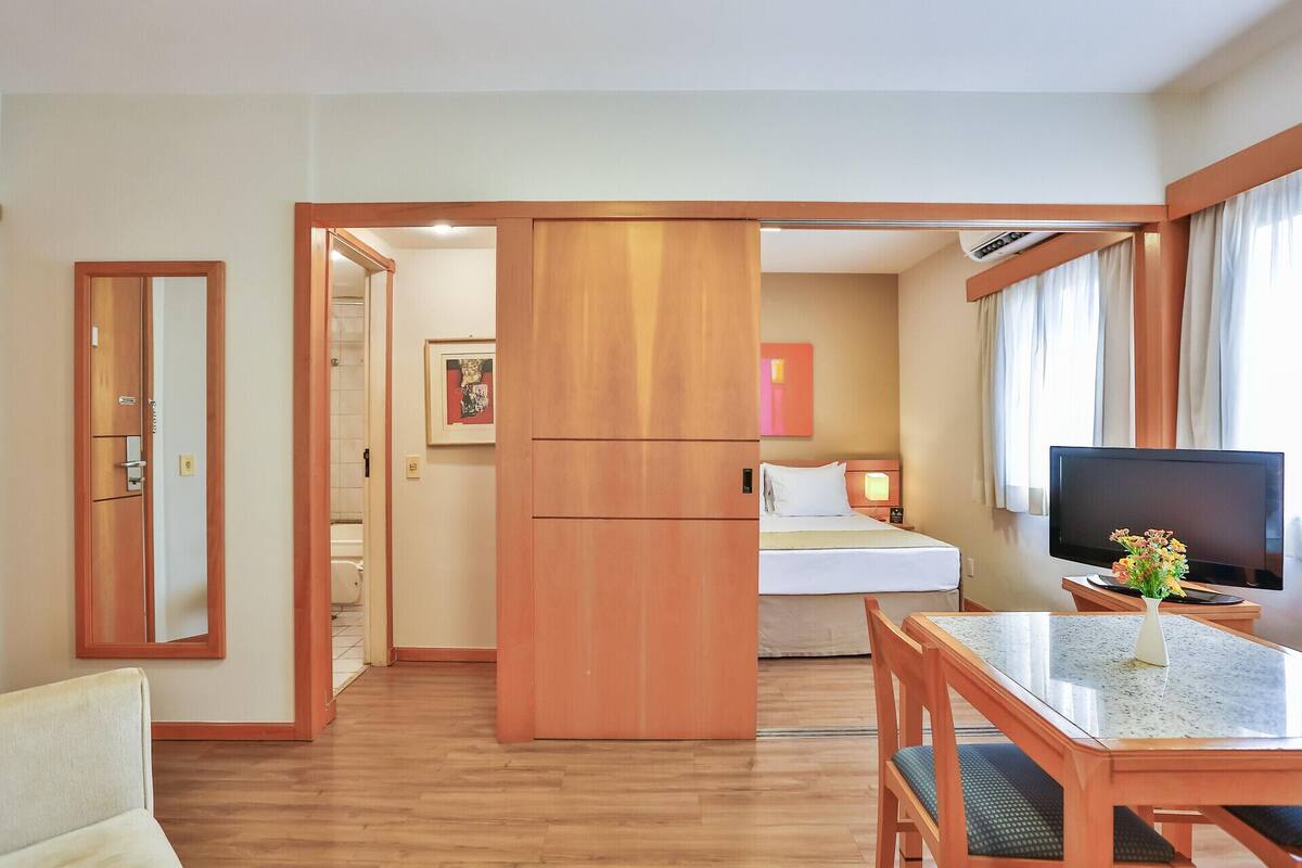 Hypo-allergenic bedding, minibar, in-room safe, desk