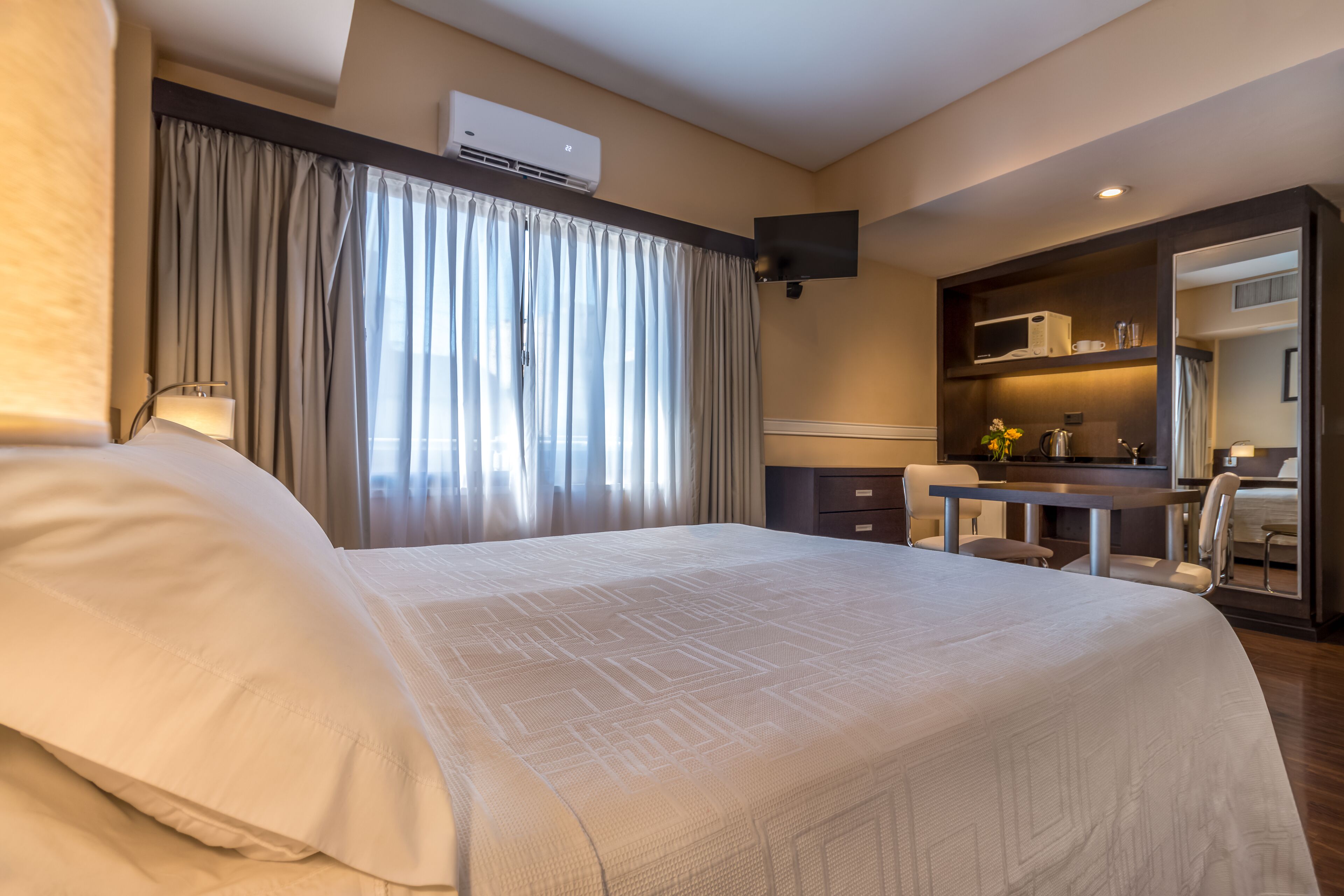 standard triple room | minibar, in-room safe, blackout curtains, iron/ironing board