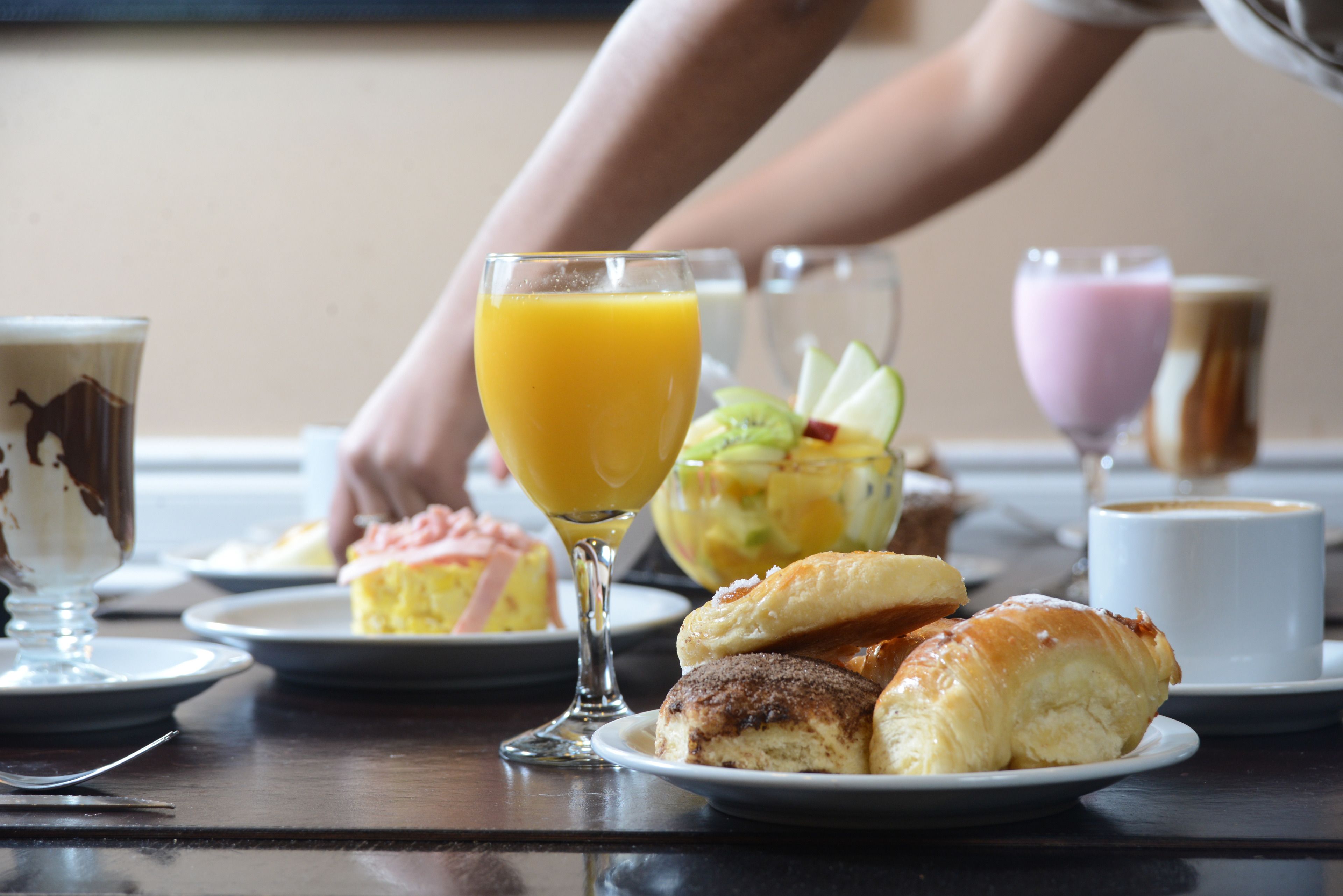 daily buffet breakfast (ars 10000 per person)