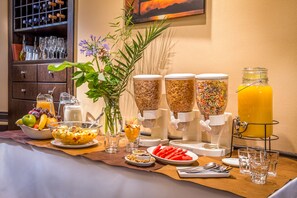 Tägliches Frühstücksbuffet (10000 ARS pro Person)