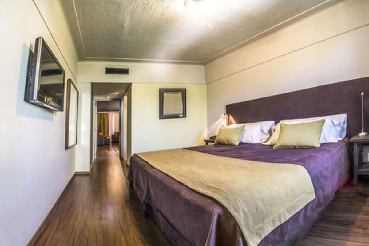 Minibar, in-room safe, desk, blackout drapes