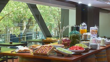 Tägliches inbegriffenes Frühstücksbuffet