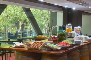 Free daily buffet breakfast