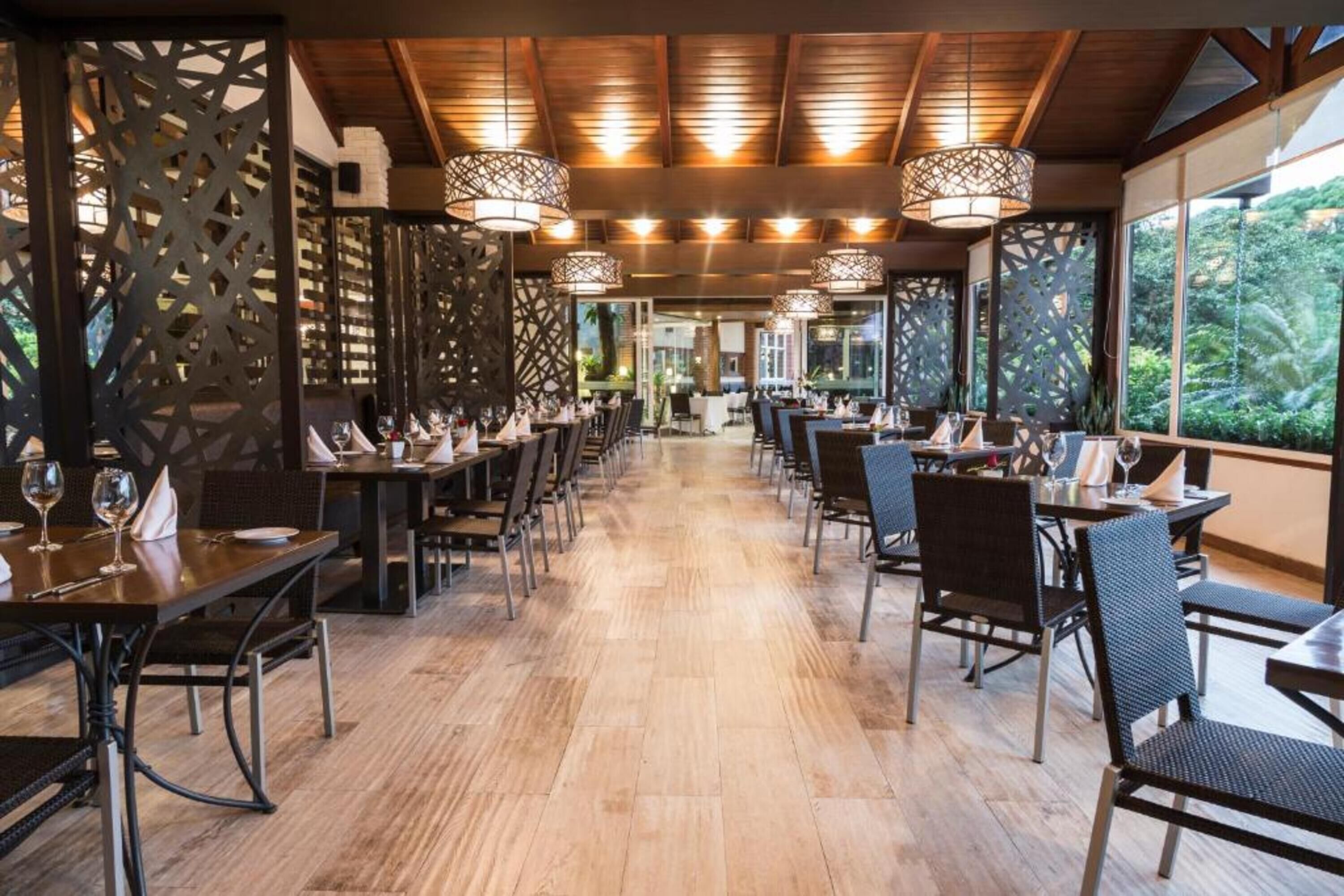 Breakfast, lunch, dinner served; garden views