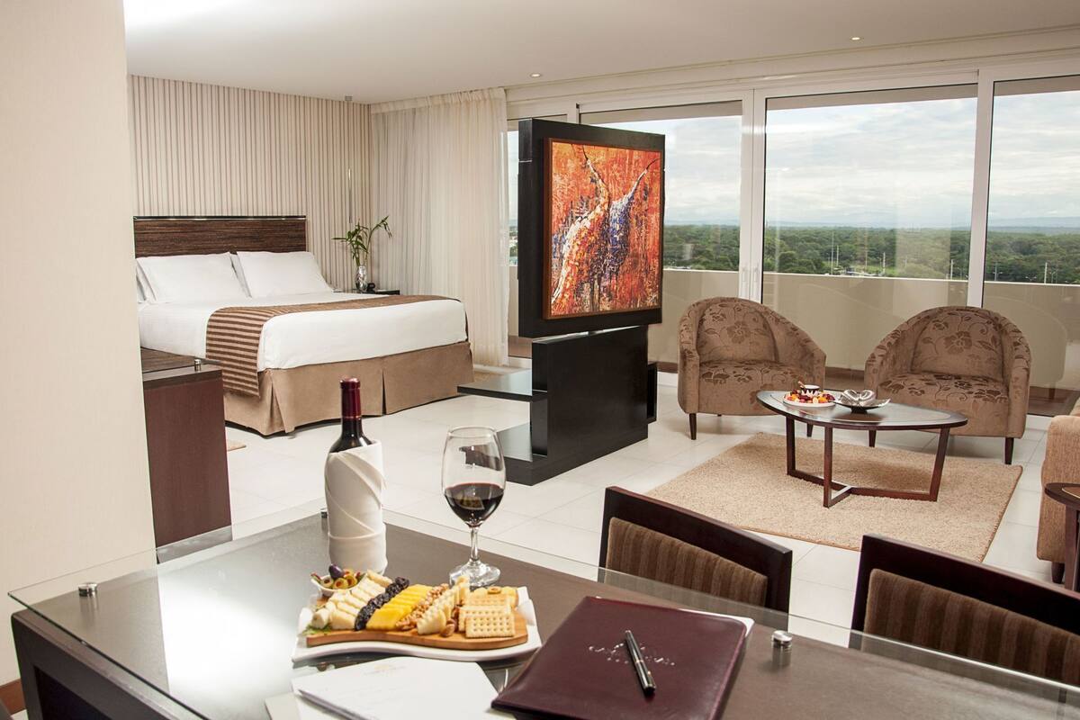 1 bedroom, minibar, in-room safe, desk