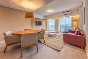 Suite Luxe, 1 trĂšs grand lit, vue plage | Vue de la chambre