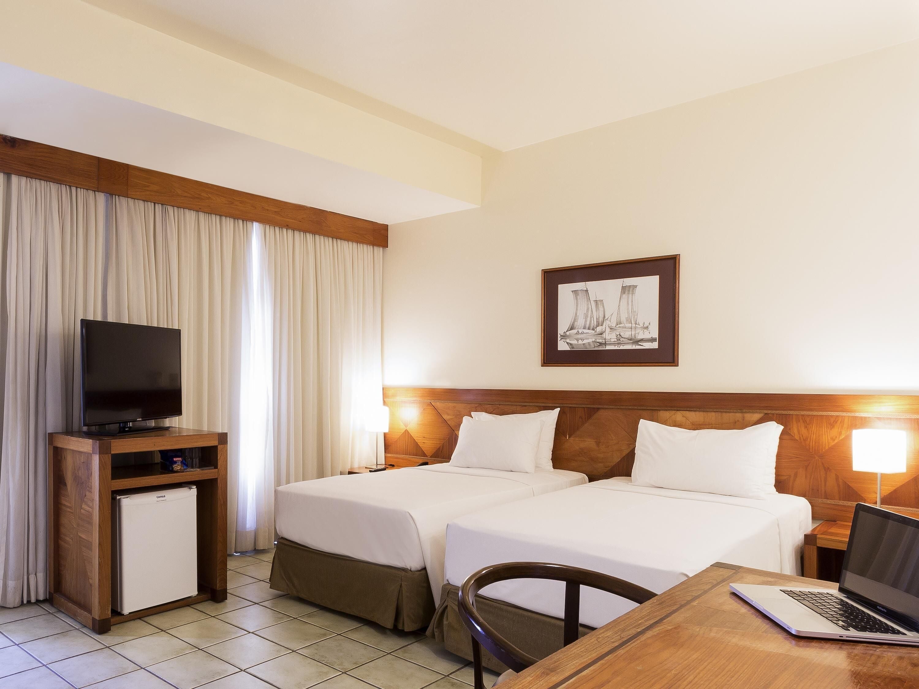 Standard Twin Room, 2 Twin Beds | Minibar, in-room safe, desk, laptop workspace